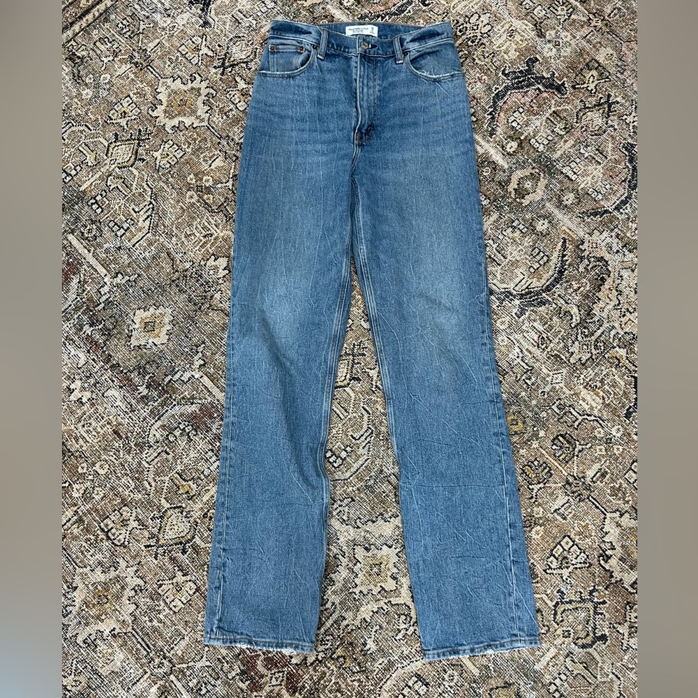 Abercrombie Ultra High Rise 90s Straight Jeans